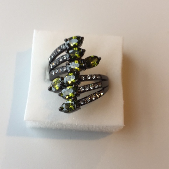 Fashion Jewelry Jewelry - PERIDOTS Black 18 K gold filled size 9